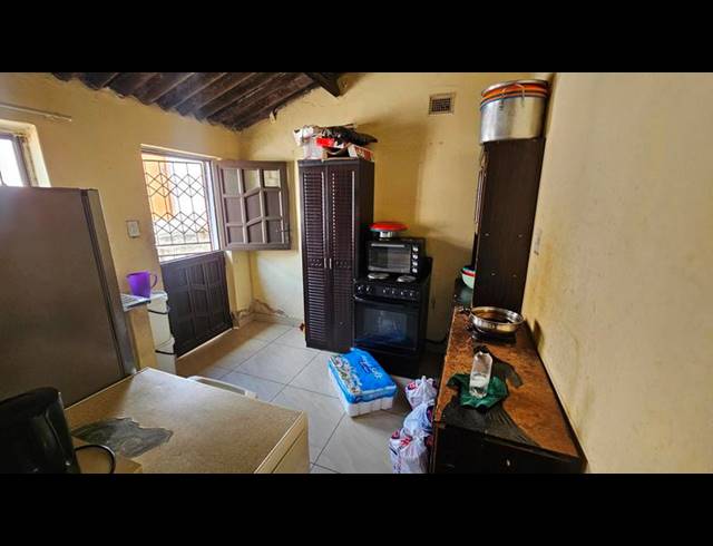 2 BEDROOM HOUSE FOR SALE IN UMLAZI K